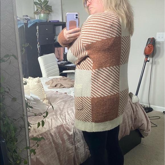 Anthropologie-esque Striped coatigan from entro - Picture 7 of 8